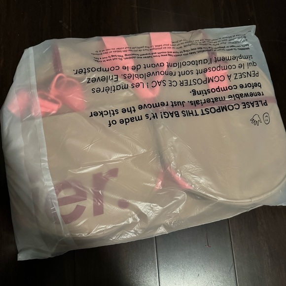 NEW Glossier Duffel Bag - Picture 6 of 6